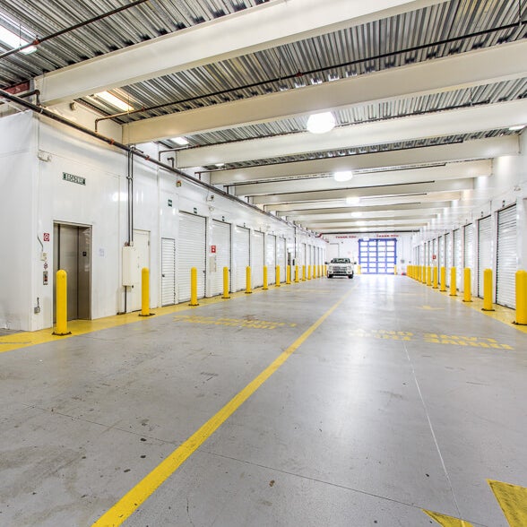 Farmington Self Storage Dandk Organizer