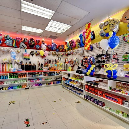 Photos At Le Roi Du Party - Saint-Jérôme, Qc