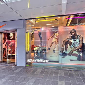 Bovenstaande Onzeker Elektricien Photos at Nike Store (Now Closed) - Sporting Goods Retail in Cool
