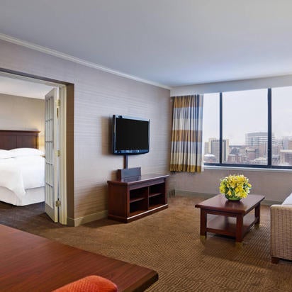 Photo prise au Sheraton Philadelphia University City Hotel par Yext Y. le5/7/2020