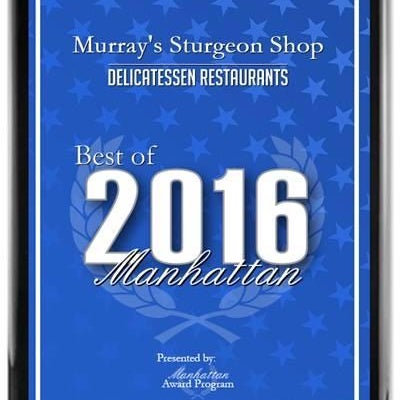 Foto scattata a Murray&#39;s Sturgeon Shop da Yext Y. il 7/13/2017
