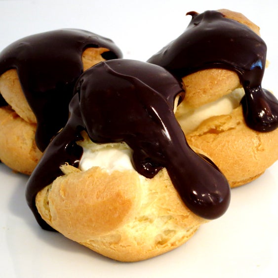 Profiteroles with Peanuts