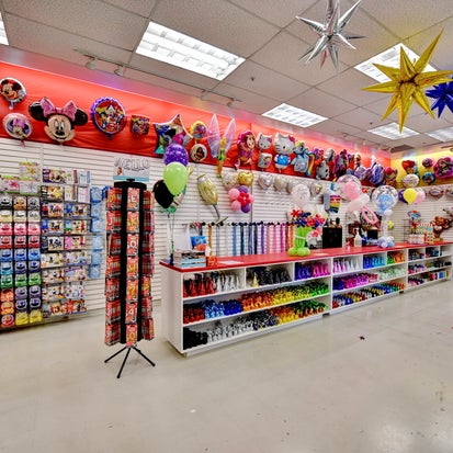 Photos At Le Roi Du Party - Saint-Jérôme, Qc