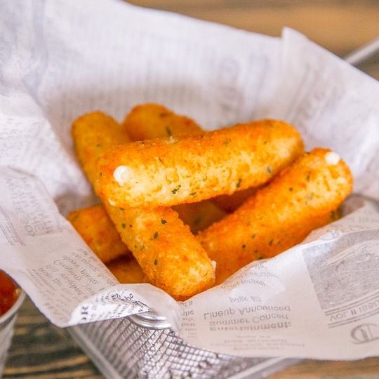 Big Mama's & Papa's Pizzeria Pizzeria in Encino