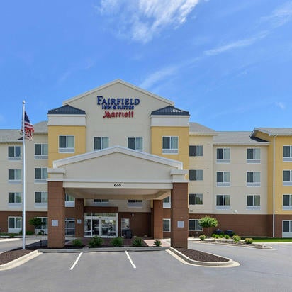 Foto scattata a Fairfield Inn &amp; Suites Cedar Rapids da Yext Y. il 3/9/2020
