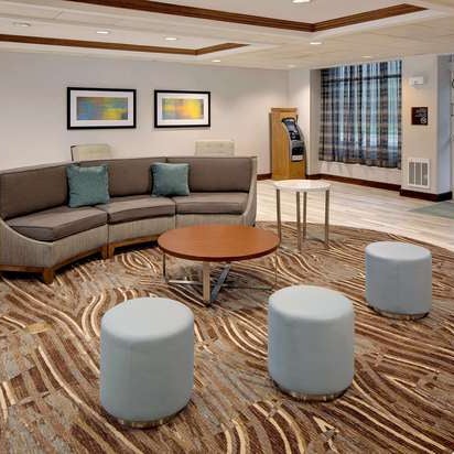 รูปภาพถ่ายที่ Homewood Suites by Hilton โดย Yext Y. เมื่อ 10/13/2019