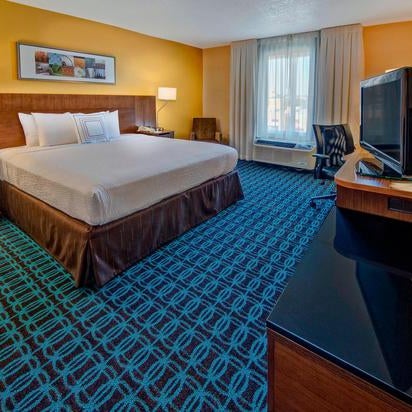 Photo taken at Fairfield Inn &amp; Suites Orlando Near Universal Orlando Resort by Yext Y. on 5/2/2020