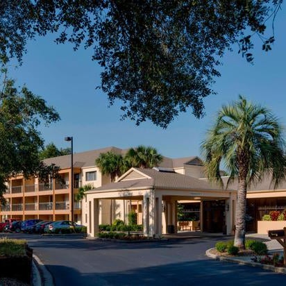 Das Foto wurde bei Courtyard by Marriott Ocala von Yext Y. am 5/13/2020 aufgenommen