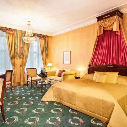 2/21/2020에 Yext Y.님이 Best Western Premier Grand Hotel Russischer Hof에서 찍은 사진