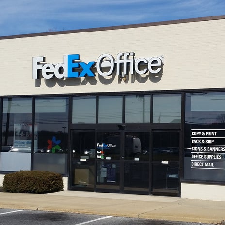 FedEx Office Print & Ship Center - 154 pengunjung