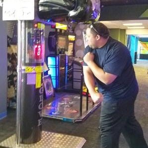 4/30/2019 tarihinde Yext Y.ziyaretçi tarafından Cypress Lanes Bowling • Arcade • Bar &amp; Grill'de çekilen fotoğraf