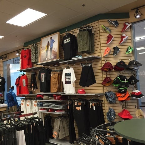 Hibbett sports clothes deals