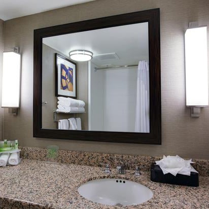 Foto tomada en Holiday Inn Express &amp; Suites  por Yext Y. el 3/4/2020