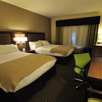 Foto diambil di Holiday Inn Express &amp; Suites Belgrade oleh Yext Y. pada 2/27/2020