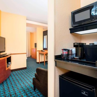 Foto diambil di Fairfield Inn &amp; Suites by Marriott Lakeland Plant City oleh Yext Y. pada 5/5/2020
