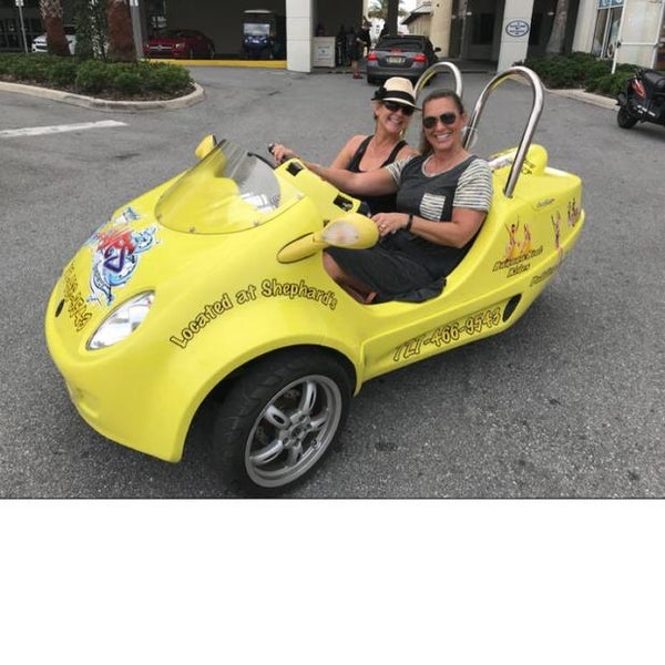 Photo taken at Clearwater Beach Scooter and Bike Rentals by Yext Y. on 11/12/2017