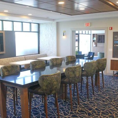 Foto scattata a Holiday Inn Express &amp; Suites Boston - Cambridge da Yext Y. il 7/21/2020