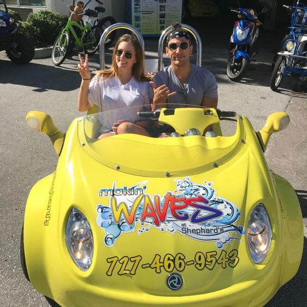 Photo taken at Clearwater Beach Scooter and Bike Rentals by Yext Y. on 11/13/2017