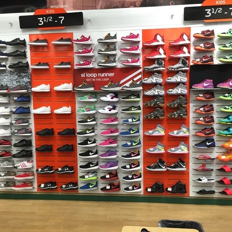 Hibbett sports store tennis shoes