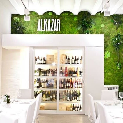 Foto tirada no(a) Restaurante-Taberna Alkázar por Yext Y. em 2/1/2018