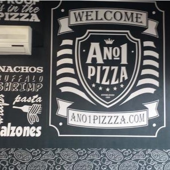 Foto tirada no(a) A No. 1 Pizza por Yext Y. em 12/23/2017