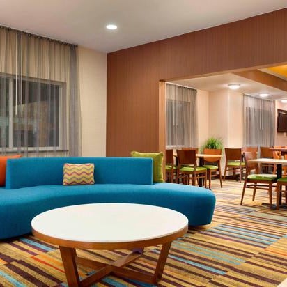 Foto tomada en Fairfield Inn &amp; Suites Dallas Plano  por Yext Y. el 5/9/2020