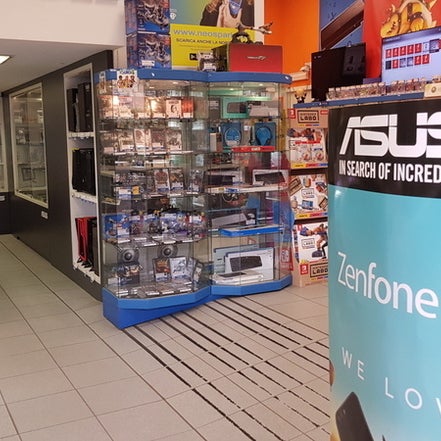 Ikea alex desk setup. Alex computer. Компьютерный стол в современном интерьере. Ikea karlby стол. Карлби desk setup.