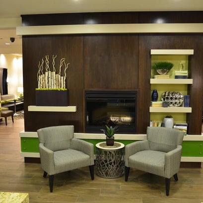 Foto diambil di Holiday Inn Express &amp; Suites Belgrade oleh Yext Y. pada 2/27/2020