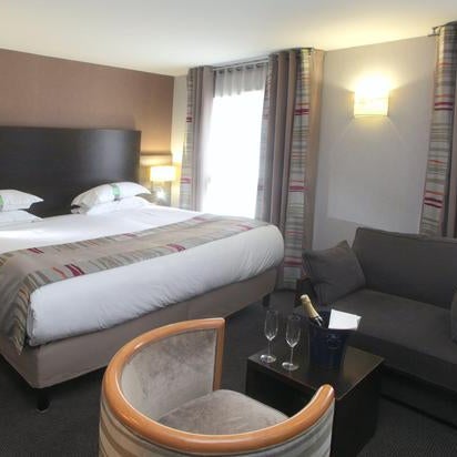 Foto tirada no(a) Holiday Inn Paris - Montmartre por Yext Y. em 2/28/2020