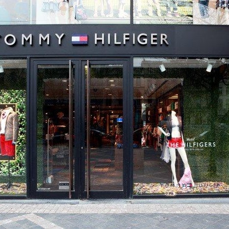 Tommy Hilfiger - Magasin de vêtements à Matonge