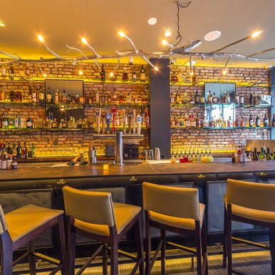 4/18/2017 tarihinde Yext Y.ziyaretçi tarafından White Oak Oyster Bar &amp; Cocktail Lounge'de çekilen fotoğraf