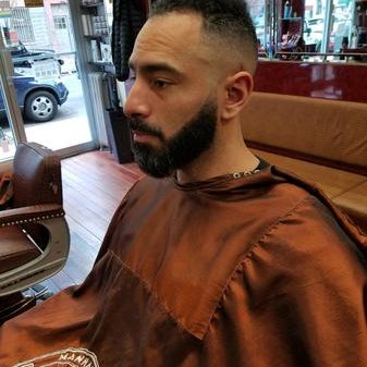 4/2/2018 tarihinde Yext Y.ziyaretçi tarafından Manhattan Barber Shop'de çekilen fotoğraf