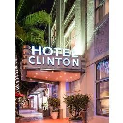 รูปภาพถ่ายที่ Clinton Hotel โดย Yext Y. เมื่อ 2/13/2017