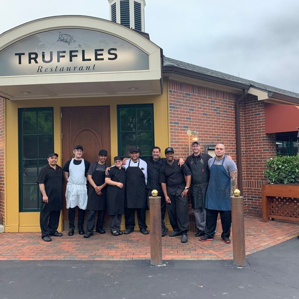 Photo taken at Truffles Restaurant by Yext Y. on 11/27/2019