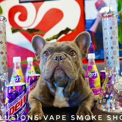 Снимок сделан в ILLUSIONS VAPE SMOKE SHOP пользователем Yext Y. 8/26/2020