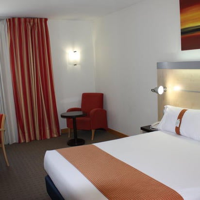 รูปภาพถ่ายที่ Holiday Inn Express Barcelona - Molins De Rei โดย Yext Y. เมื่อ 2/27/2020
