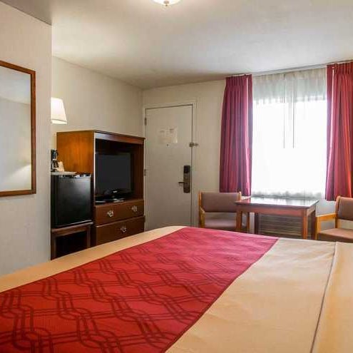 Photos At Econo Lodge At Lake George Downtown Lake George Ny - 