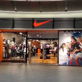 fort rammelaar Nat Nike Store - Diagonal Mar i el Front Maritim del Poblenou - 1 tip from 97  visitors