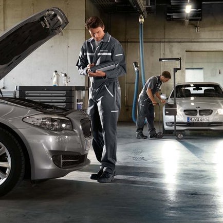 Otto's BMW - Hunt Club-Ottawa Airport - 100 visitors