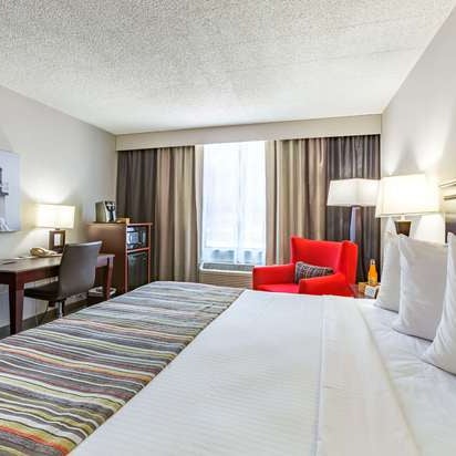 Photos At Country Inn Suites By Radisson Traverse City Mi 4