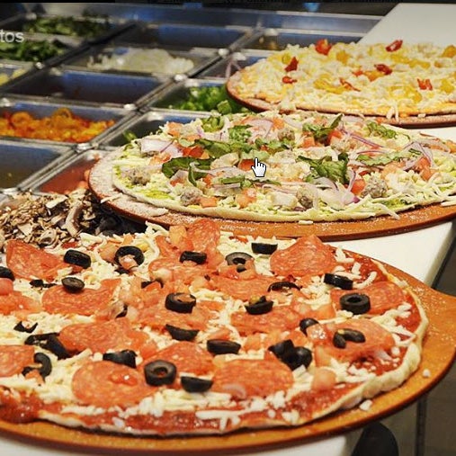 Za Pizza Bistro Pizza Place in Winnipeg