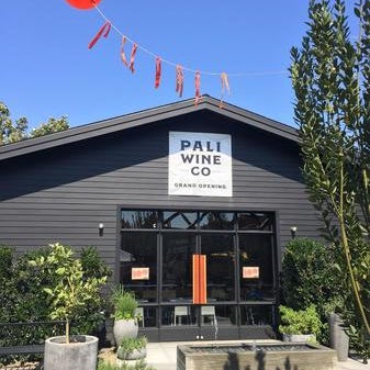Photo taken at Pali Wine Co. by Yext Y. on 10/19/2017