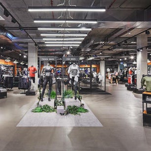 Correspondent Revolutionary Sophie Nike Store - Sporting Goods Shop in Berlin