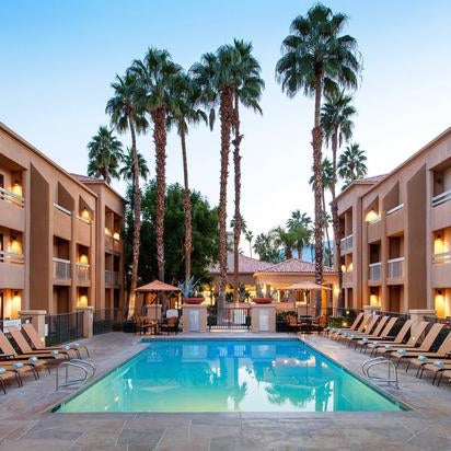 Foto tirada no(a) Courtyard by Marriott Palm Springs por Yext Y. em 5/13/2020