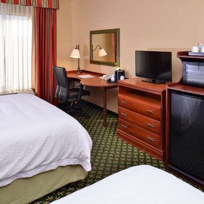 Photos At Hampton Inn Kansas City Near Worlds Of Fun Hotel In