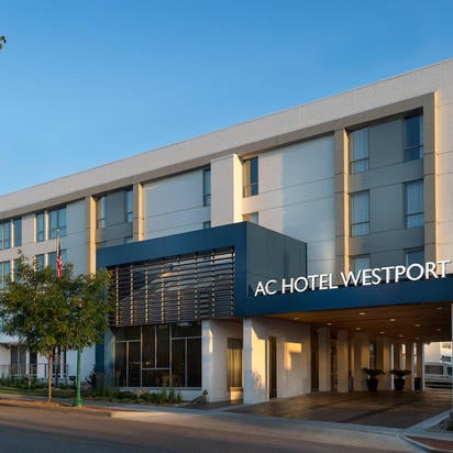 Photo taken at AC Hotel by Marriott Kansas City Westport by Yext Y. on 10/14/2019