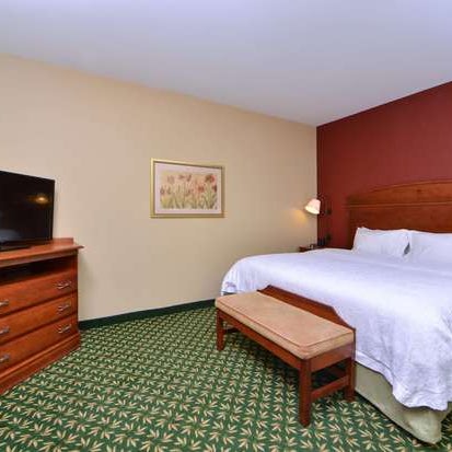 Photos At Hampton Inn Kansas City Near Worlds Of Fun Hotel In