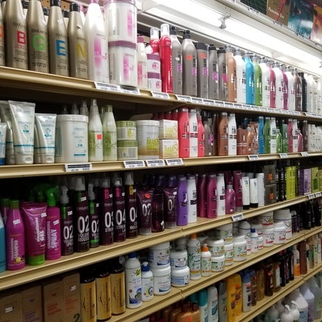 Photo taken at Dukanee Beauty Supply by Yext Y. on 11/23/2017