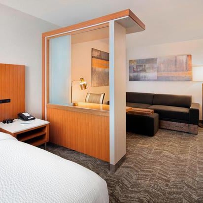 Foto scattata a SpringHill Suites by Marriott Indianapolis Downtown da Yext Y. il 5/7/2020