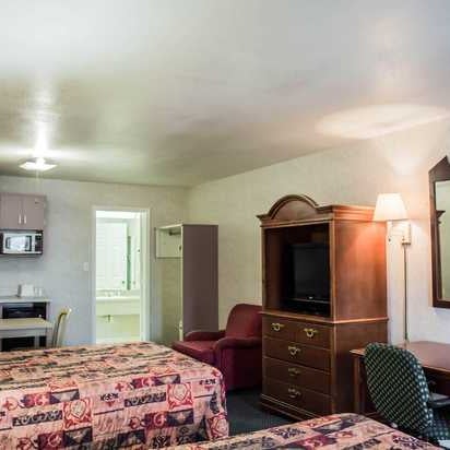 Rodeway Inn 16405 Us Highway 19 N - 
